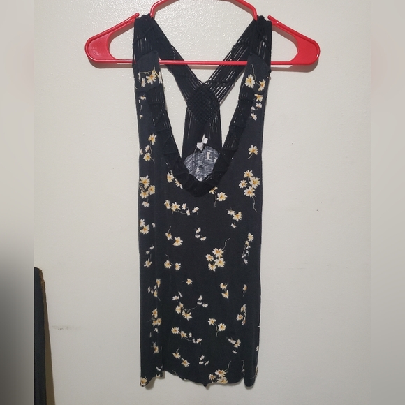 A Floral tank top - Picture 1 of 5